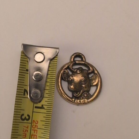 1950s Vintage Gold Tone‎ Elsie Cow Pendant Borden Milk - Picture 2 of 5